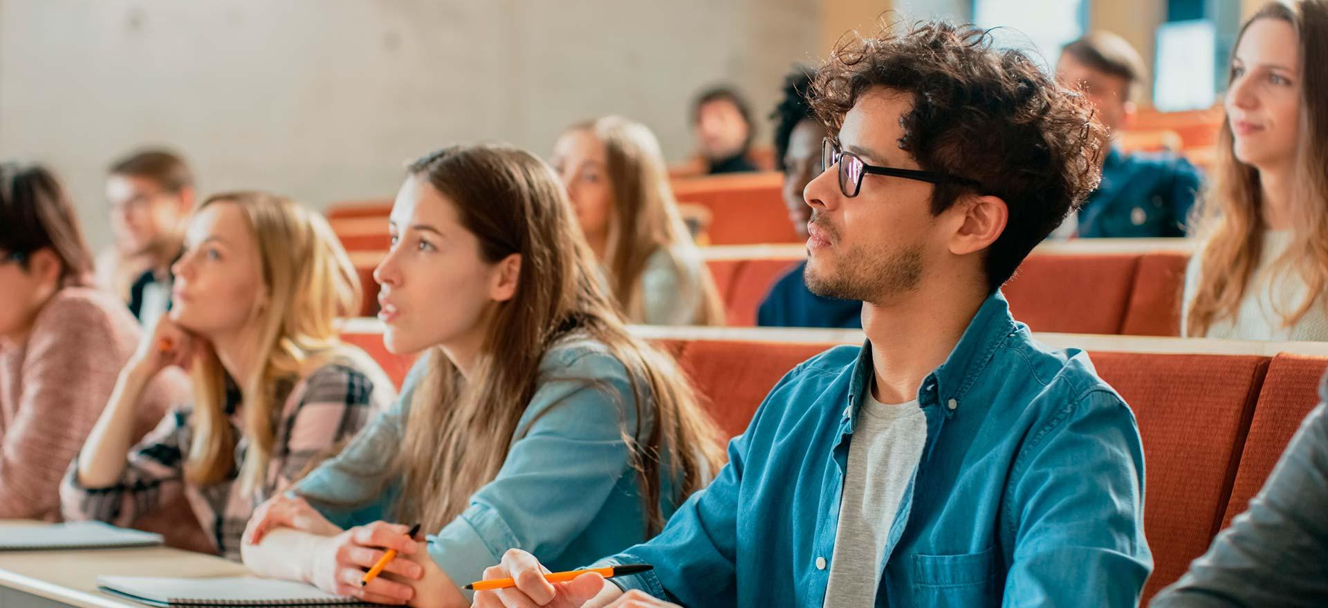 Máster Universitario en Dirección Financiera y Contable. students class